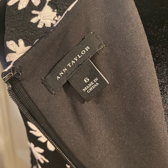 Ann Taylor Fitted A-Line Floral Dress - Picture 2 of 8